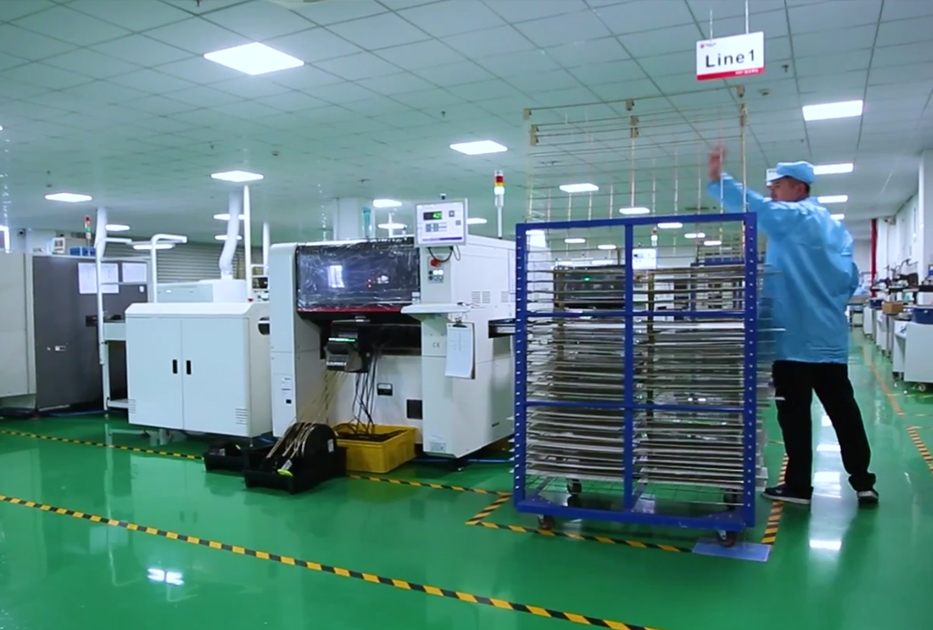 Production assembling of modern chandelier components