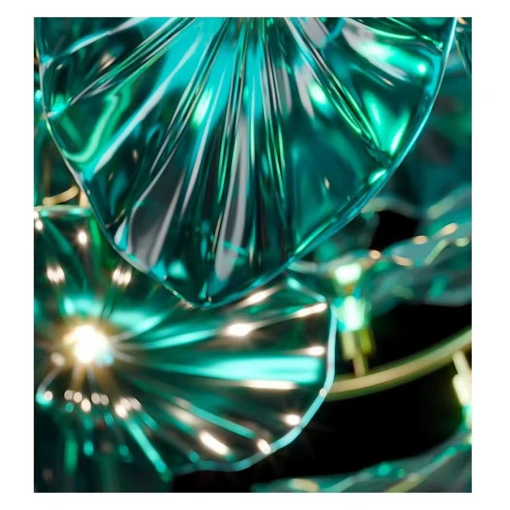 This is a natural artistic green glass leaf chandelier, with transparent green glass leaves and metal branches, featuring strong natural artistic sense, and the lights are like twinkling stars. It is used for space lighting and decoration, creating a natural and luxurious atmosphere. Suitable for high-end creative restaurants, art hotel lobbies, new Chinese-style living rooms and other places.