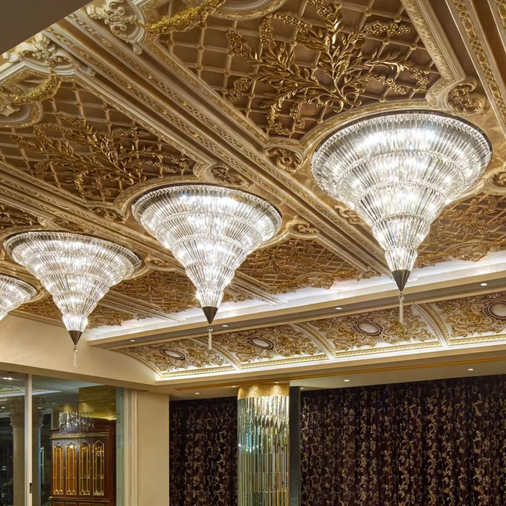 Palace-level multi-layer crystal chandelier (full-cut crystals + tiered shape), warm light effect, creating an extremely luxurious high-end space atmosphere.