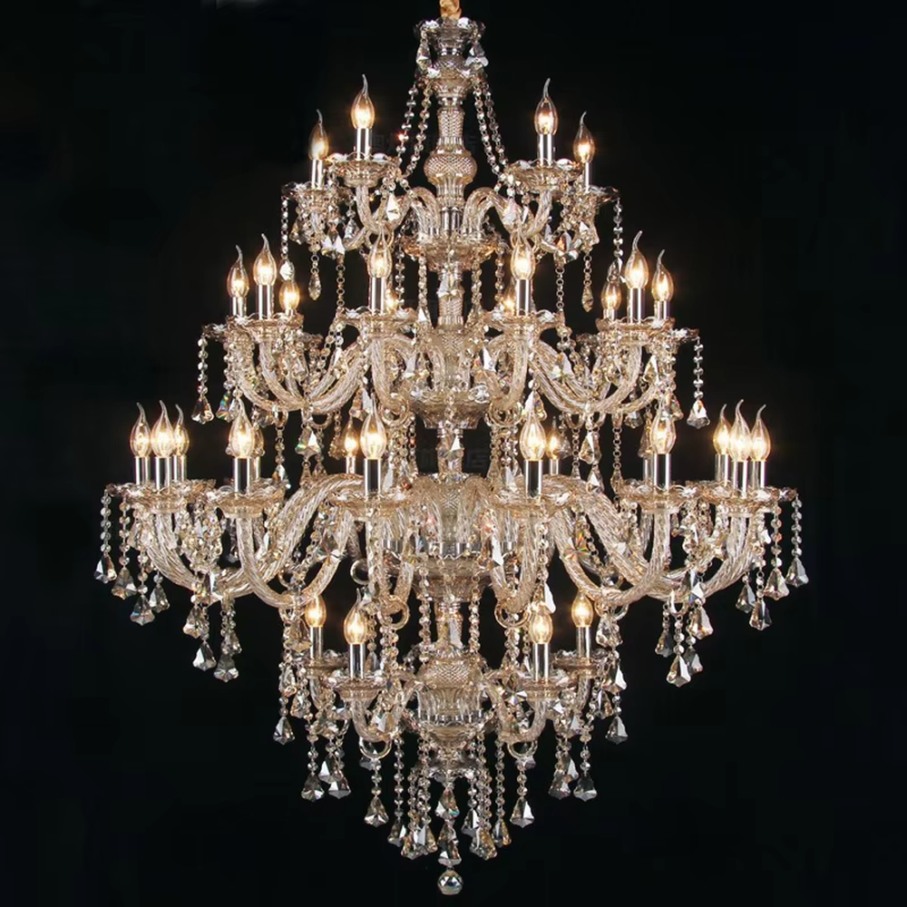 Vintage European gold-frame crystal chandelier, cream-white curved arms + teardrop transparent crystals + candlestick-shaped bulbs, brilliant and gorgeous lighting, creating a vintage noble luxurious atmosphere.