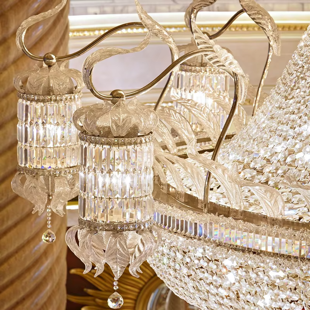 Palace-level multi-layer crystal chandelier (full-cut crystals + tiered shape), warm light effect, creating an extremely luxurious high-end space atmosphere.