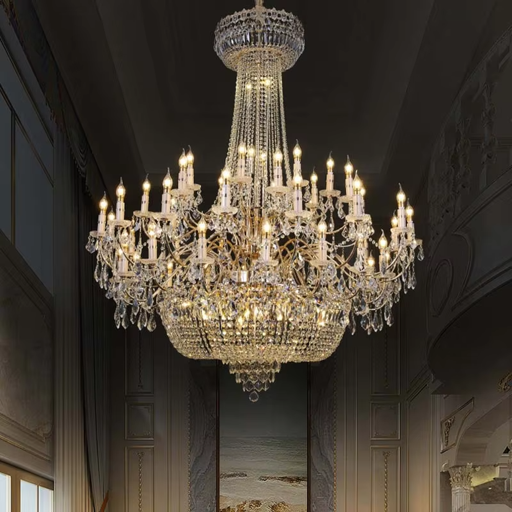 European court-style full-crystal multi-layer candelabra chandelier, transparent crystal arms + crystal bead pendants + candle-shaped bulbs, brilliant and gorgeous lighting, creating a luxurious retro atmosphere.