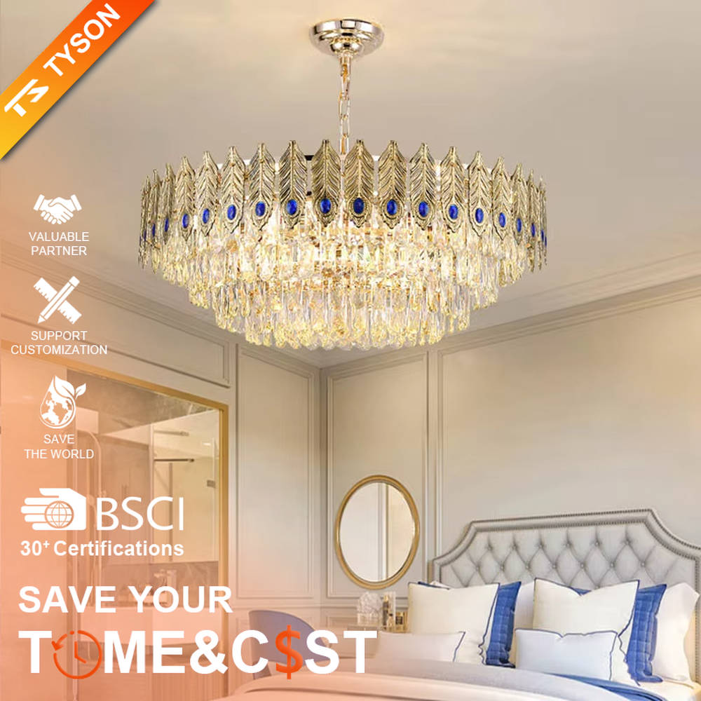 Luxurious peacock feather-shaped gold-frame crystal chandelier, golden metal feather frame + blue decorative dots + dense crystal pendants, brilliant and gorgeous lighting, creating an elegant high-end luxurious atmosphere.