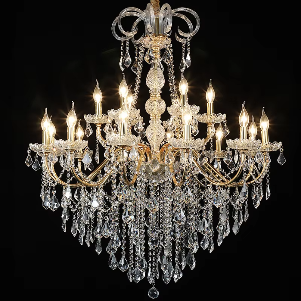 European palace-style golden frame crystal candelabra chandelier, warm light effect, creating a luxurious and elegant space atmosphere.