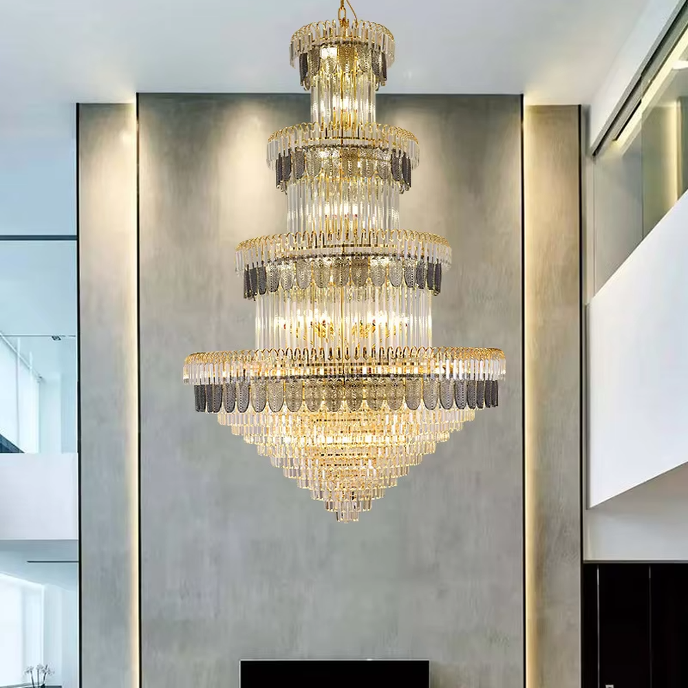 Luxurious multi-layer black-gold decorative crystal chandelier, golden frame paired with transparent crystals and black decorative pieces, brilliant and gorgeous lighting, creating a high-end luxurious atmosphere.