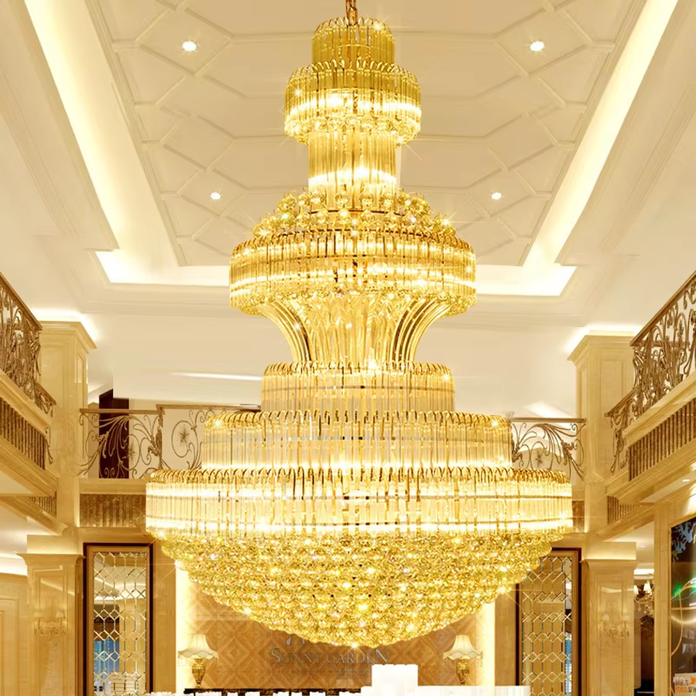 European-style top-luxury full golden frame multi-layer crystal tower chandelier (long strip + granular crystals), warm light effect, creating an extremely gorgeous top-luxury atmosphere.
