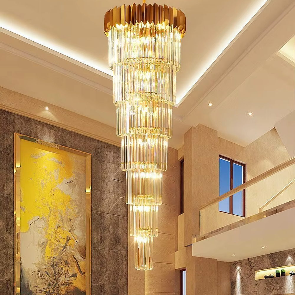 Luxurious gold-top multi-layer crystal column high-ceiling chandelier, gold decorations + stacked transparent long crystal columns + brilliant light effect, creating a high-end luxurious high-ceiling space atmosphere.