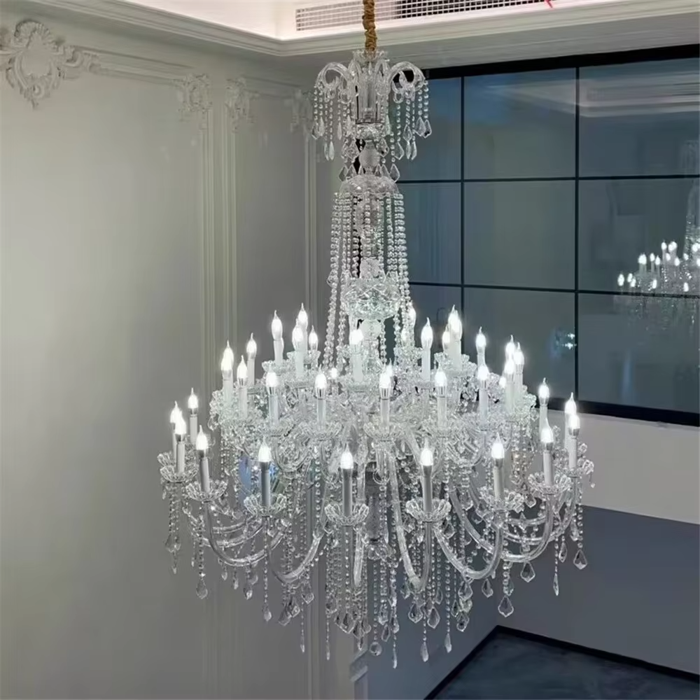 European court-style full-crystal multi-layer candelabra chandelier, transparent crystal arms + crystal bead pendants + candle-shaped bulbs, brilliant and gorgeous lighting, creating a luxurious retro atmosphere.