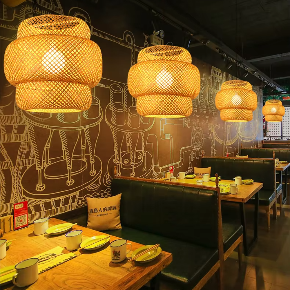 This is a natural rustic-style bamboo woven multi-layer circular chandelier, made of bamboo, with a multi-layer circular design, soft warm light, and a natural and warm style. It is used for space lighting and decoration, creating a natural and rustic atmosphere. Suitable for new Chinese-style tea rooms, Japanese-style restaurants, natural-style homestays and other places.