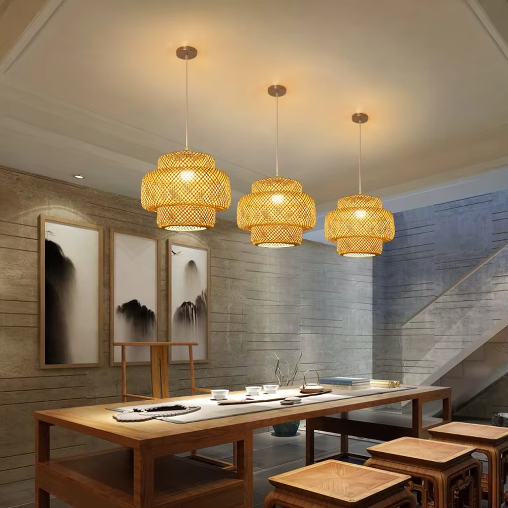 This is a natural rustic-style bamboo woven multi-layer circular chandelier, made of bamboo, with a multi-layer circular design, soft warm light, and a natural and warm style. It is used for space lighting and decoration, creating a natural and rustic atmosphere. Suitable for new Chinese-style tea rooms, Japanese-style restaurants, natural-style homestays and other places.