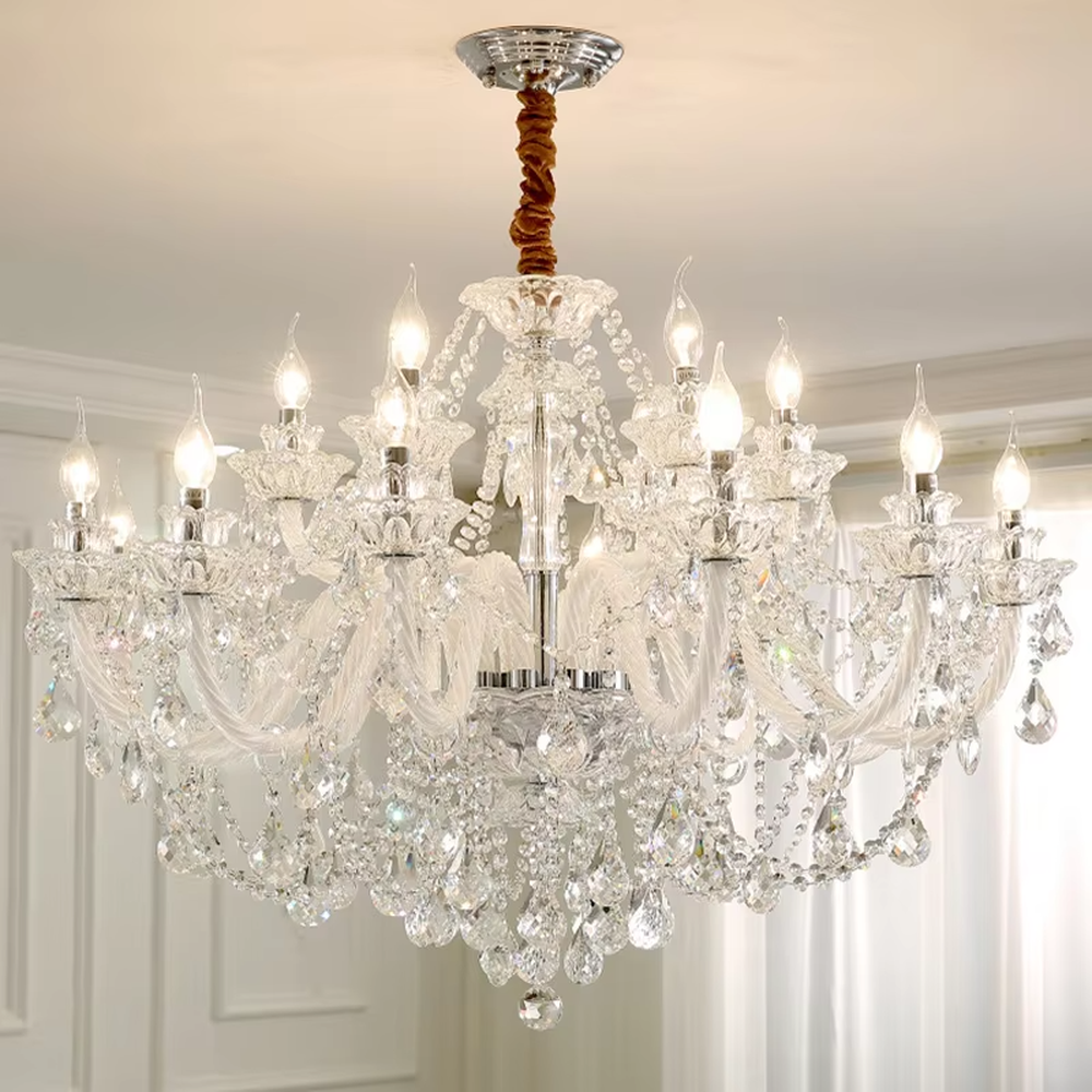 European palace-style fully transparent crystal chandelier, candle-shaped bulbs + crystal carvings + tassel design, brilliant warm light creates luxurious atmosphere.
