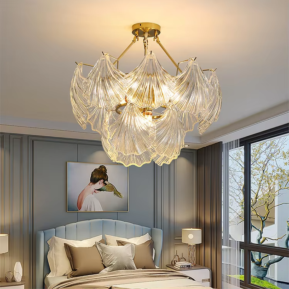 Light luxury ginkgo leaf crystal chandelier (gold frame + textured crystal), warm light effect, creating an elegant and brilliant light luxury home atmosphere.