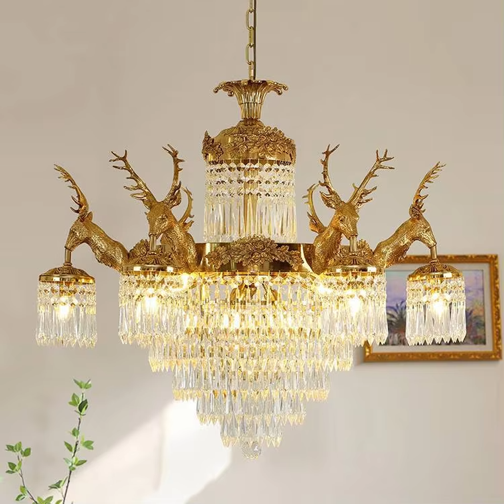 European palace-style golden deer-shaped crystal chandelier, warm light effect, creating a luxurious and elegant nature-themed space atmosphere.