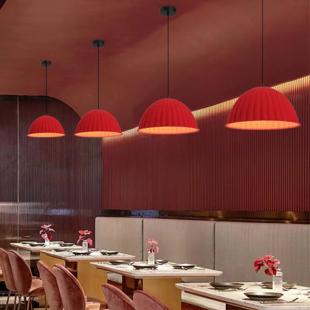 This is a modern minimalist gray striped dome chandelier, with a gray striped dome shape, featuring a minimalist and grand design, modern style. It is used for space lighting and decoration, creating a minimalist modern atmosphere. It is suitable for modern minimalist restaurants, Nordic-style home living rooms, office leisure areas and other places.