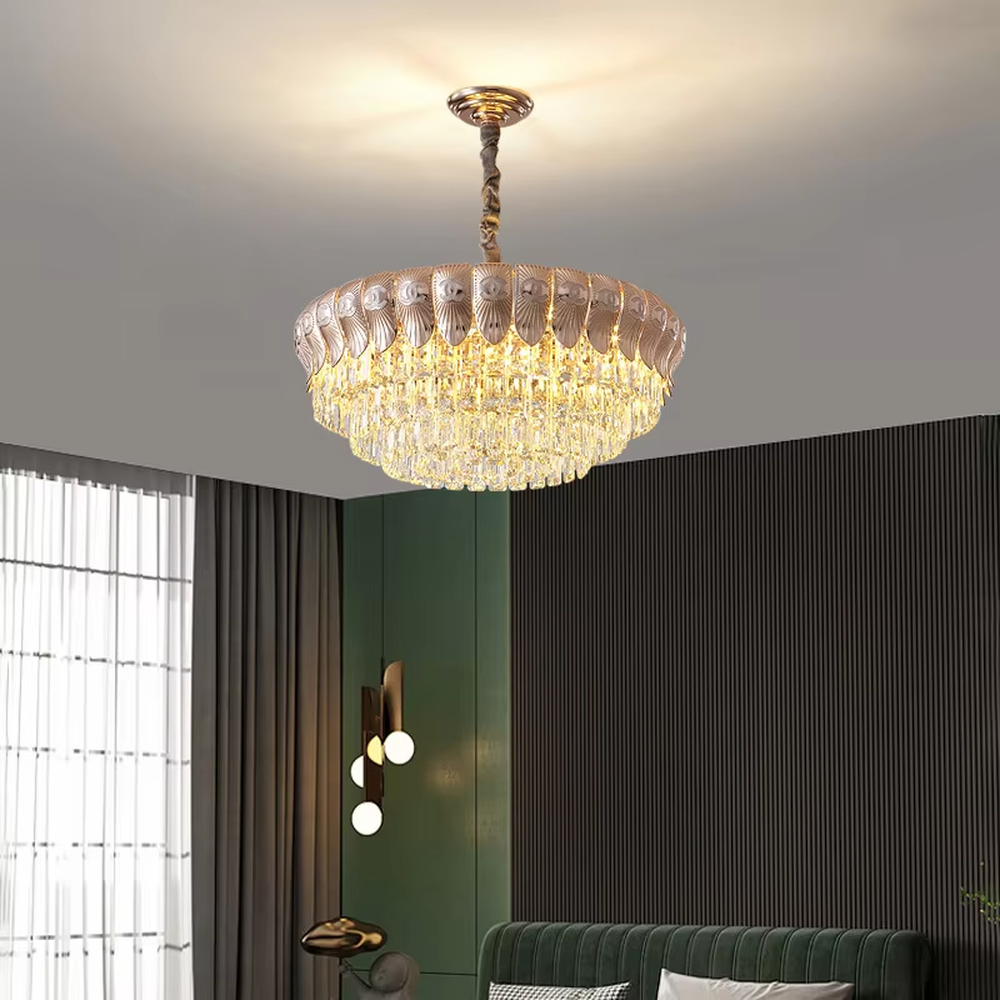 Light luxury rose gold decorative crystal chandelier, woven chain hanging + fan-shaped texture decorative frame + crystal pendants, brilliant and gorgeous lighting, creating a high-end light luxury atmosphere.
