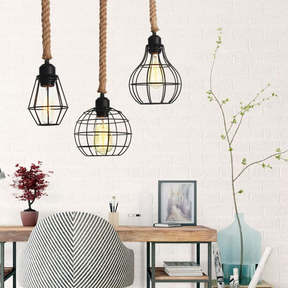 Industrial retro multi-shape jute rope hanging chandelier, black geometric metal frame + jute rope hanger + Edison bulb, warm retro light, creating a rough industrial atmosphere.