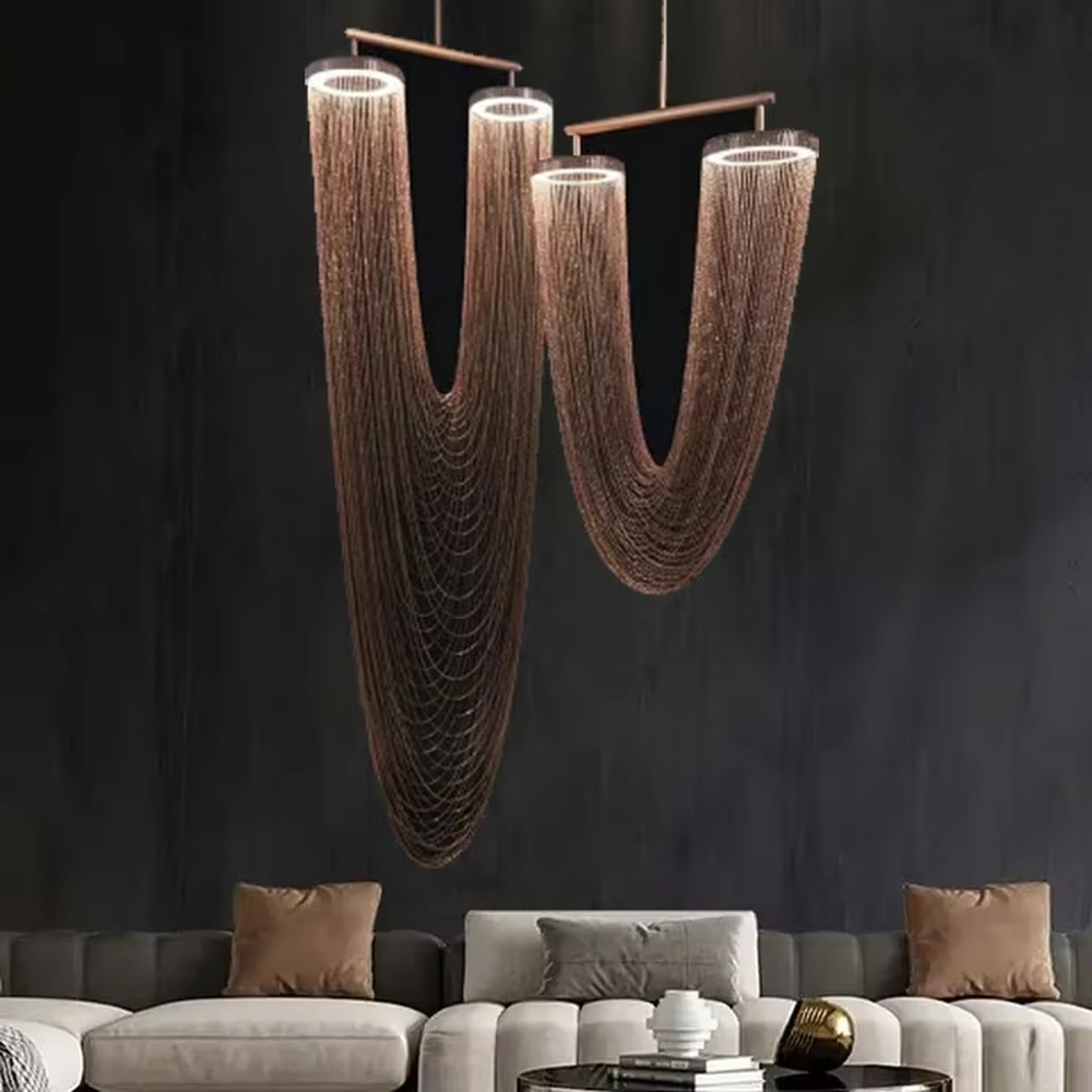 Luxury U-shaped metal chain chandelier (gold chain + warm light), warm light effect, creating a high-end dynamic light luxury space atmosphere.