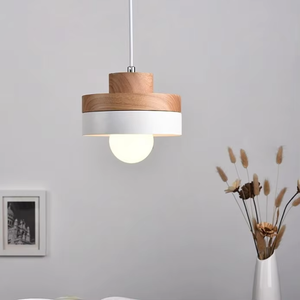 Log white ring minimalist chandelier (log + white ring splicing frame + milk-white glass ball), warm light effect, creating a natural and fresh home atmosphere.