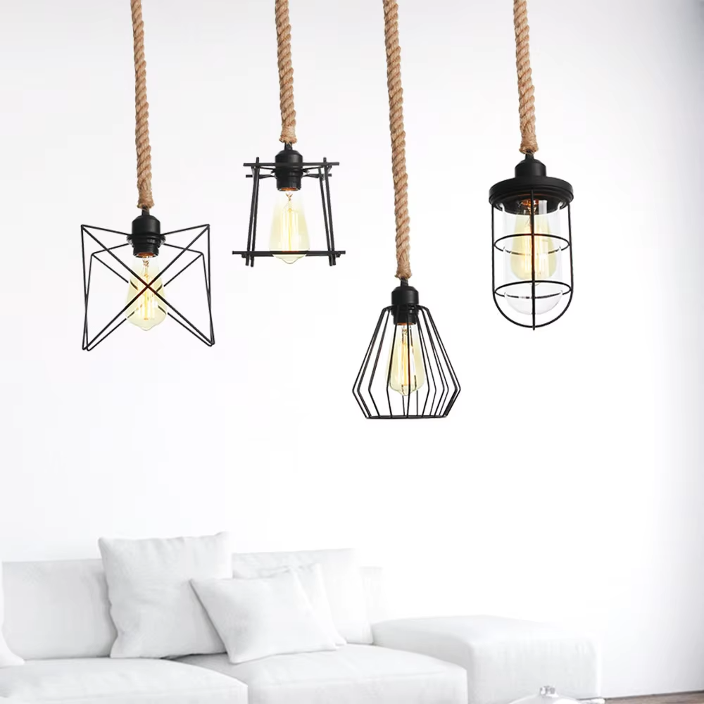 Industrial retro multi-shape jute rope hanging chandelier, black geometric metal frame + jute rope hanger + Edison bulb, warm retro light, creating a rough industrial atmosphere.
