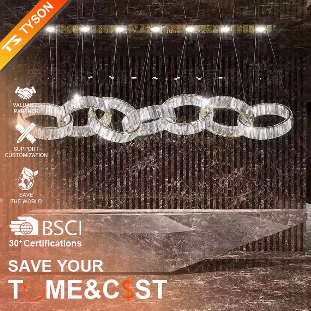 This is a modern light luxury style interlocking crystal chandelier, composed of transparent cut crystal strips forming a chain-like structure, paired with a gold metal suspension base. Light refracts through the crystals to create brilliant and dynamic lighting effects, serving both lighting and artistic decoration purposes, suitable for quality-focused scenarios such as large flat-floor dining rooms, villa living rooms, high-end clubs, and showrooms.