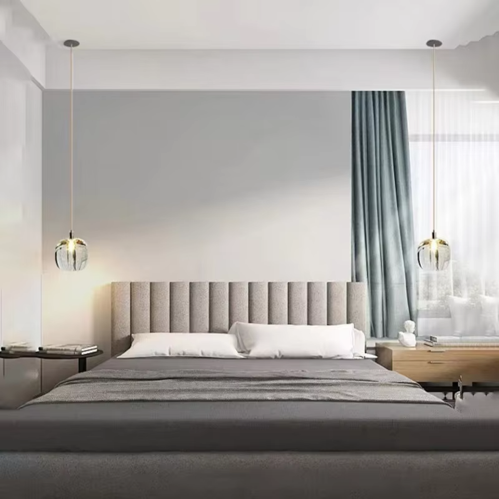 Modern minimalist gradient glass square ball chandelier (gray/gold/transparent combination), warm light effect, creating a high-quality minimalist space atmosphere.