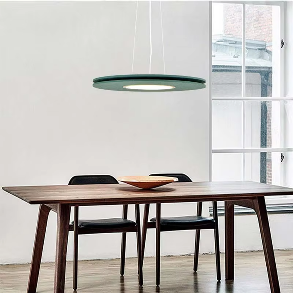 This is a modern minimalist green circular chandelier, with a single-layer circular shape, featuring a minimalist and grand design, modern and fresh style. It is used for space lighting and decoration, creating a minimalist modern and fresh atmosphere. It is suitable for modern minimalist restaurants, Nordic-style home living rooms, art studios and other places.