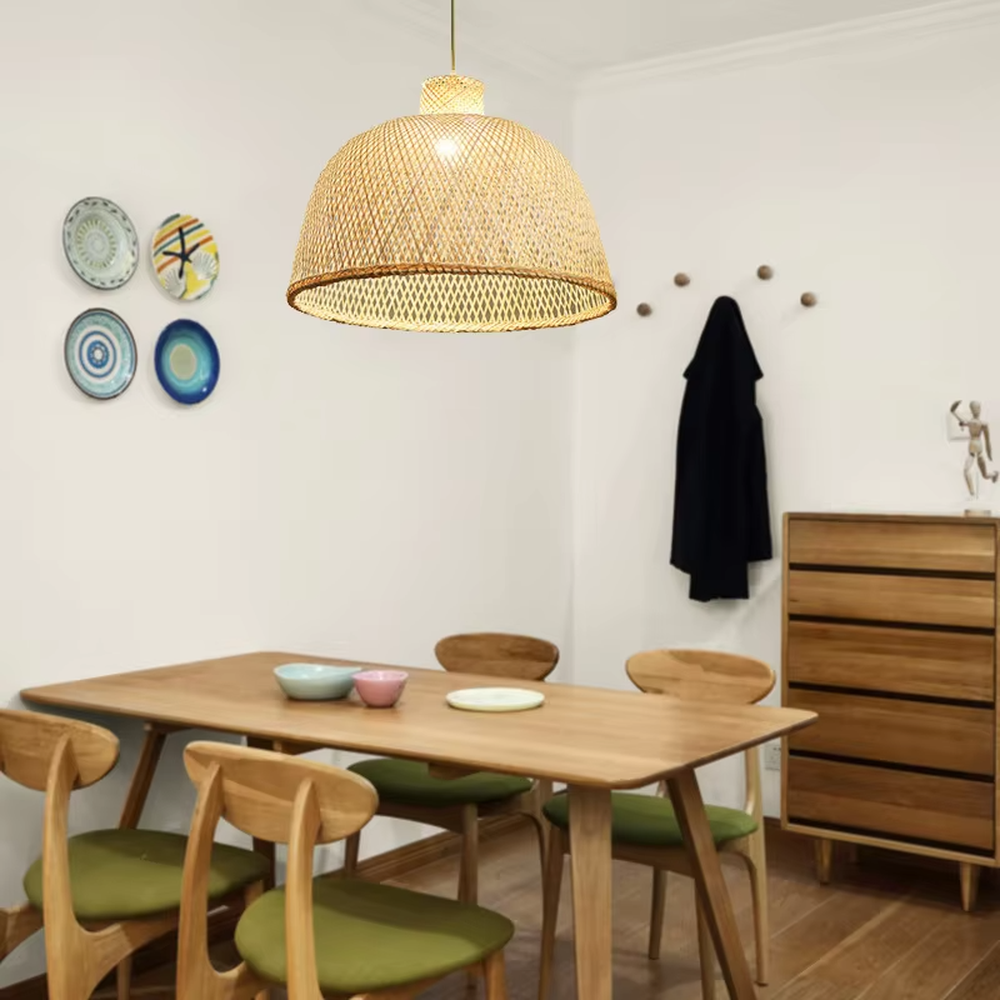 Natural bamboo woven staggered chandelier (hand-woven bamboo lampshades + log base), warm light effect, creating a simple and healing space atmosphere.