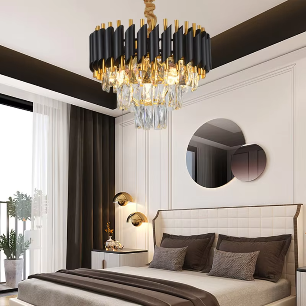 This is a modern luxurious white and gold multi-layer crystal chandelier, with white and gold top decorations paired with numerous transparent crystal pendants. It features a grand and luxurious design with brilliant lighting. It is used for space lighting and decoration, creating a luxurious high-end atmosphere. Suitable for light luxury-style living rooms, high-ceiling spaces in luxury villas, high-end hotel lobbies and other places.