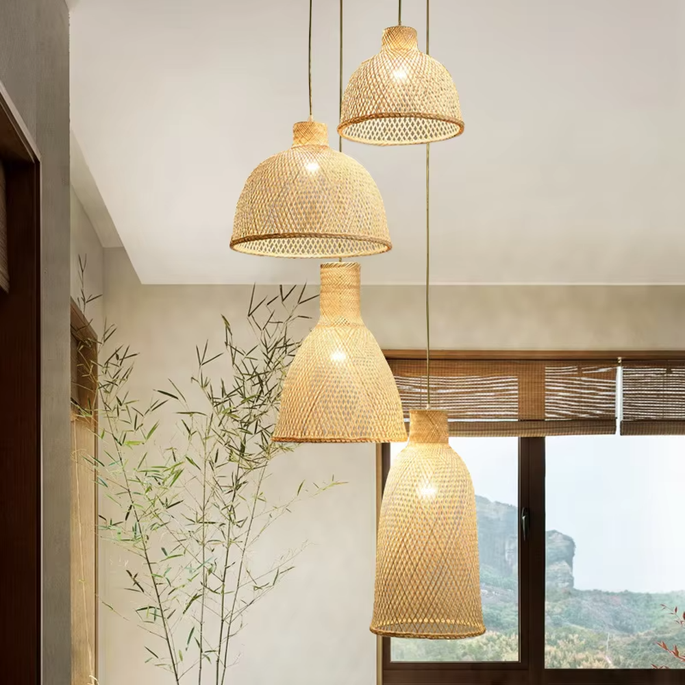 Natural bamboo woven staggered chandelier (hand-woven bamboo lampshades + log base), warm light effect, creating a simple and healing space atmosphere.