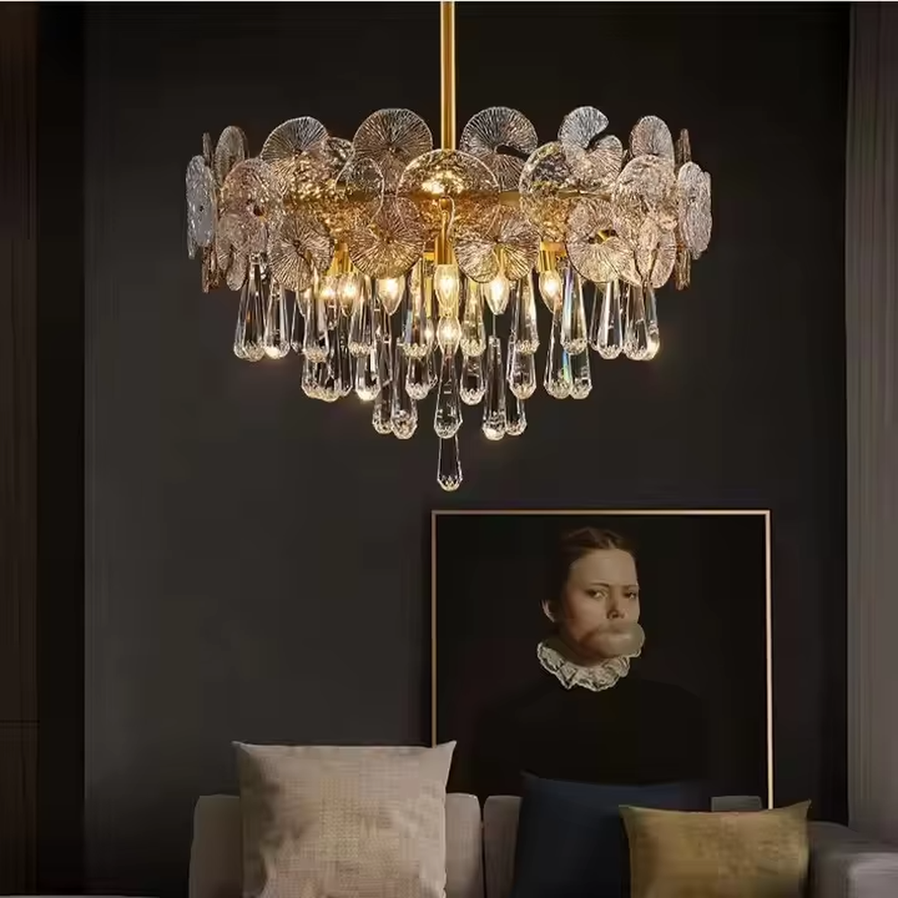 This is a light luxury and luxurious disc crystal chandelier, with a golden metal frame paired with multi-layer disc-shaped crystals and crystal pendants. It features an exquisite and grand design, with brilliant and soft lighting. It is used for space lighting and decoration, creating a light luxury and luxurious atmosphere. Suitable for light luxury-style dining rooms, luxury living rooms, high-end hotel banquet halls and other places.
