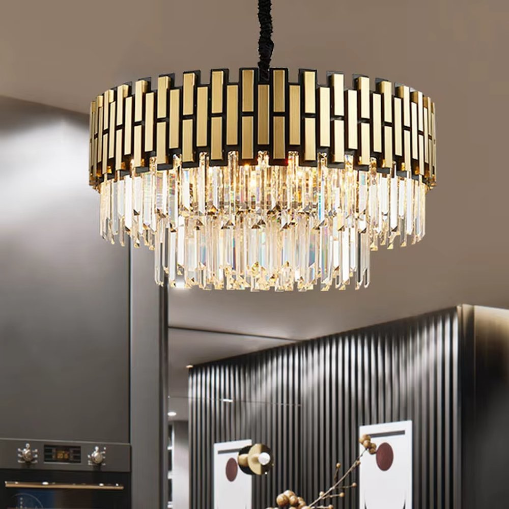 Light luxury black-gold strip frame circular crystal chandelier, decorated with pendant transparent crystal strips, brilliant and gorgeous lighting, creating a high-end light luxury atmosphere.