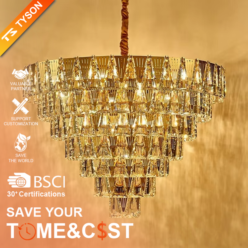This light luxury multi-layer linear chandelier features a gold metal frame paired with layered faceted crystal strips. Light refracts through the crystals to emit a brilliant glow, serving both lighting and decorative purposes, suitable for modern light luxury spaces such as dining rooms and villa living rooms.