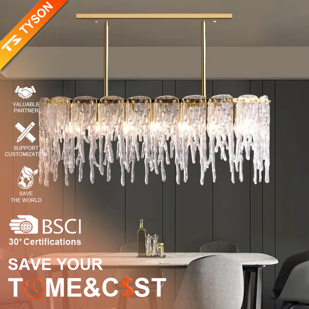 This modern light luxury linear chandelier features a gold metal frame paired with icicle-shaped transparent crystal pendants. Light refracts through the crystals to emit a brilliant and soft glow, serving both lighting and decorative purposes, suitable for modern light luxury spaces such as dining rooms and villa living rooms.
