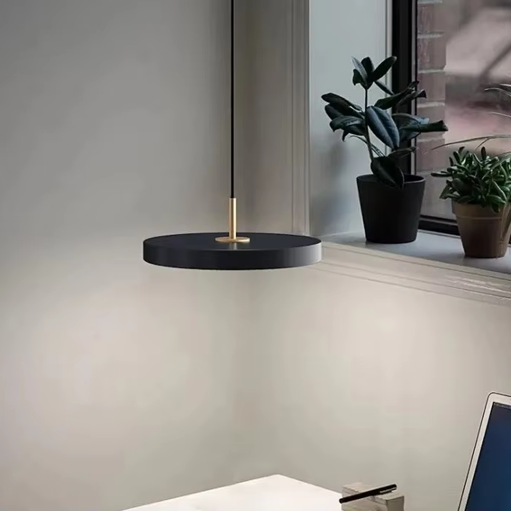 This is a modern minimalist style disc chandelier, featuring a matte black lamp body paired with a gold metal connecting rod. It has a simple and elegant shape, emits soft and uniform light, serving both lighting and decorative purposes, suitable for home office areas, minimalist dining rooms, studies, light luxury bars and other scenarios.