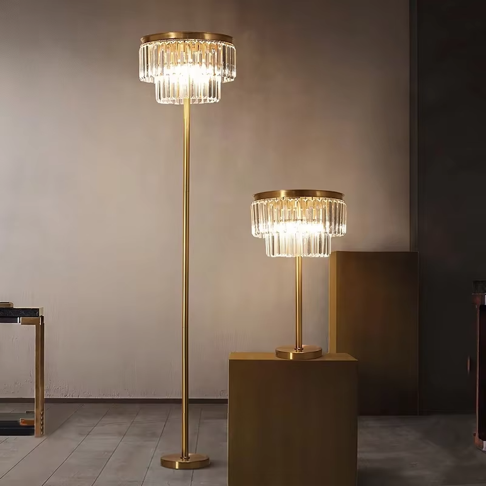 Light luxury golden metal crystal table lamp, multi-layer transparent crystal pendant lampshade + golden base, brilliant and soft lighting, creating a high-end elegant atmosphere.