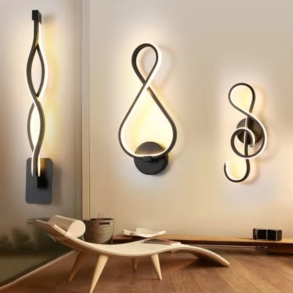 This is a modern minimalist spiral-shaped wall lamp, designed with a metal frame and warm light strip, featuring a flexible and linear shape, and showing a stylish and elegant look under warm light. It is used to decorate the wall and provide local lighting, with both aesthetics and practicality. It is suitable for modern home bedrooms, living room feature walls, hotel guest room bedside walls, high-end apartment corridors and other places.