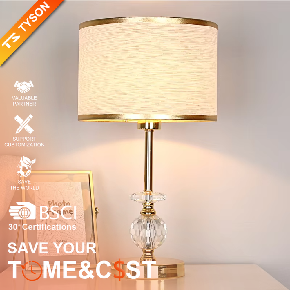 Modern light luxury gold-trimmed white shade golden pole cut crystal decorative table lamp, warm light effect, creating an exquisite and elegant atmosphere.
