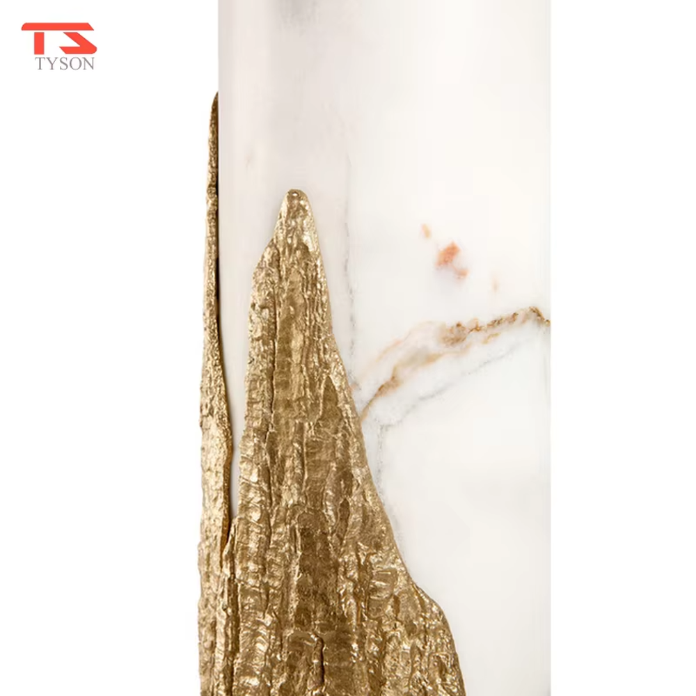 New Chinese Light Luxury Mountain Pattern Marble Table Lamp, Off-White Fabric Lampshade (Gold Interior), White Marble Lamp Body with Gold Mountain-Shaped Base, Serves Both Lighting and Decorative Purposes, Ideal for Bedrooms, Living Rooms, Studies, Hotel Guest Rooms, etc.