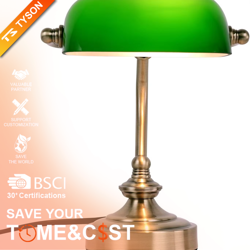 Vintage industrial-style semi-circular green shade brass adjustable table lamp, bright green shade + brass stand + warm light effect, suitable for vintage spaces to create nostalgic atmosphere.