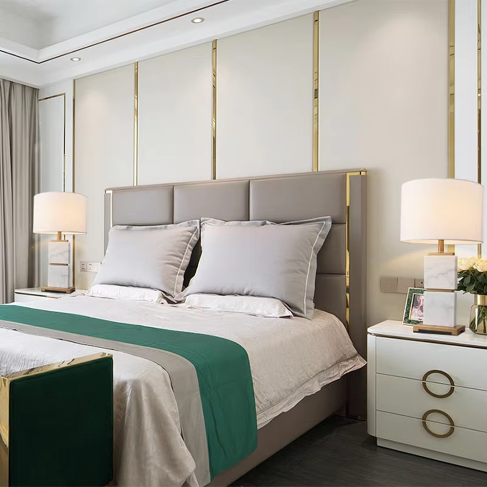 Light luxury stacked marble table lamp, natural marble base with gold metal connections, rectangular fabric lampshade for soft and eye-protective lighting, designed to enhance space texture, suitable for bedroom nightstands, living room side tables, hotel guest rooms, etc.