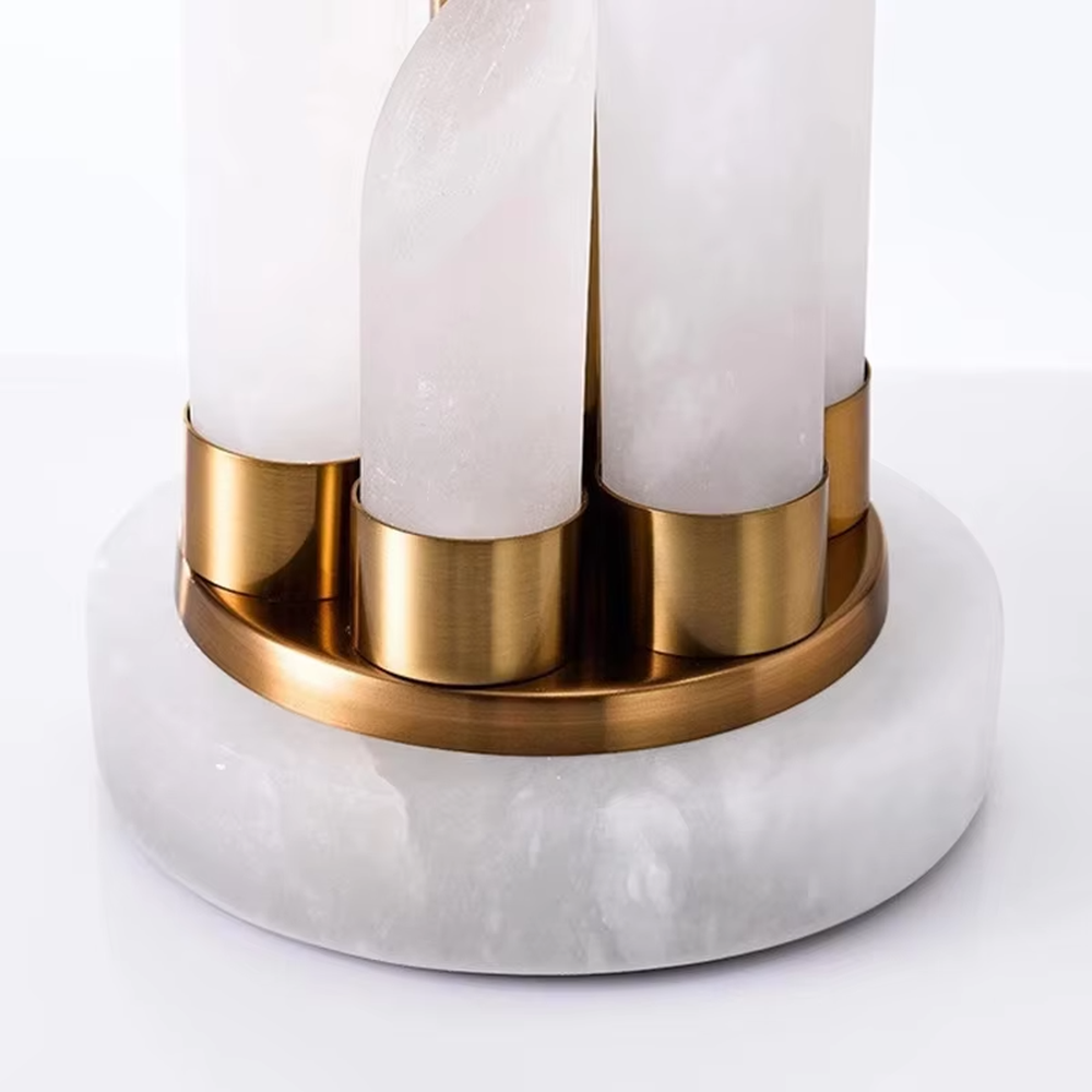Light luxury crystal stone gold accessory table lamp (crystal column + gold accessories + marble base), warm light effect, creating an elegant and high-end home atmosphere.