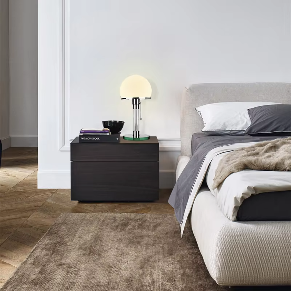 Modern light luxury adjustable-height mushroom table lamp, with a milky white spherical lampshade paired with a chrome-plated + transparent acrylic adjustable-height lamp pole, featuring a pull-chain switch, and a green acrylic base, emitting soft and even light, combining decorativeness and practicality, suitable for lighting and decoration in spaces such as bedroom nightstands, study desks, and living room side tables.