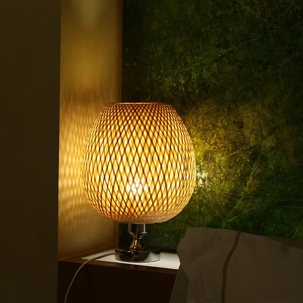 Japanese wabi-sabi style bamboo woven table lamp, hand-woven mesh lampshade paired with solid wood base, available in egg/water drop shapes, soft and warm light, designed to enhance the natural healing atmosphere of spaces, suitable for bedroom nightstands, homestay guest rooms, tea rooms, zen spaces, etc.
