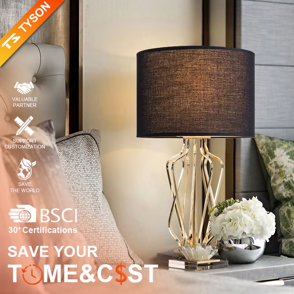 Modern luxurious black-gold geometric interwoven metal stand table lamp (black fabric lampshade + golden interwoven poles + black base), warm light effect, creating a high-end artistic atmosphere.