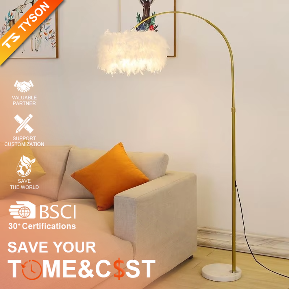 Warm romantic-style black curved feather floor lamp, white feather lampshade paired with black curved lamp pole and disc base, soft and warm lighting, creating a comfortable romantic space atmosphere.