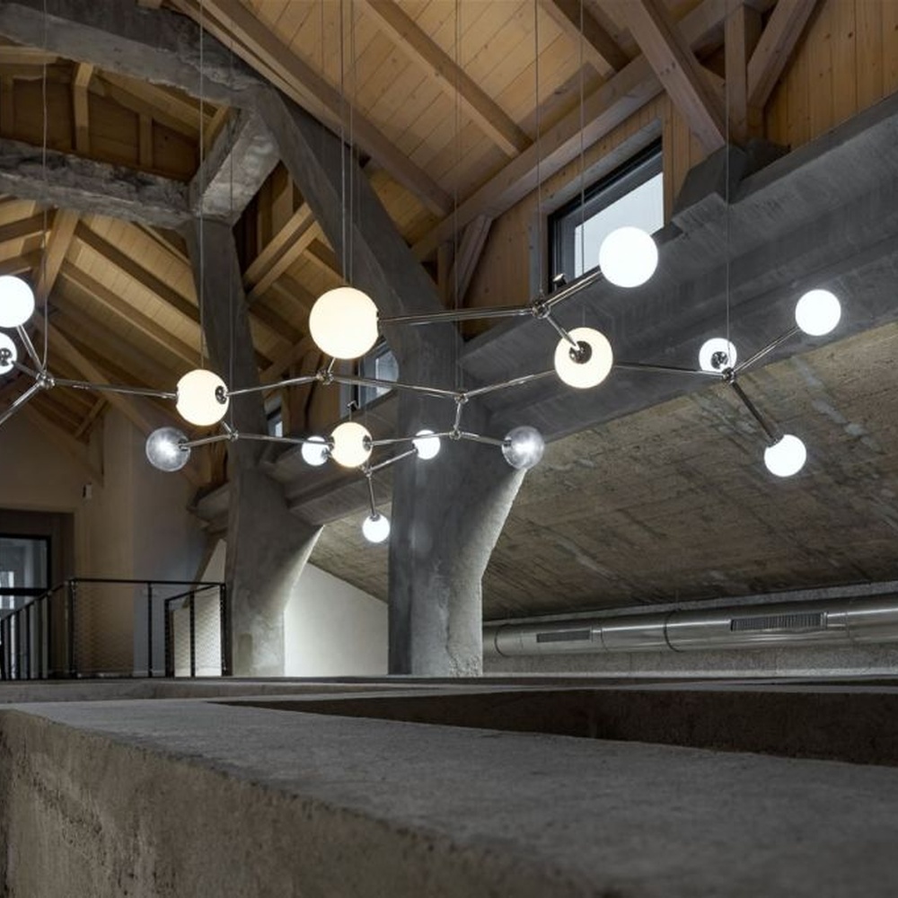 Modern Industrial Style Molecular Structure Chandelier, Chrome Metal Frame with Milk White Luminous Spherical Shades and Transparent Decorative Balls, Serves Both Lighting and Decorative Purposes, Ideal for LOFT High-Ceiling Spaces, Creative Offices, Industrial Style Restaurants, etc.