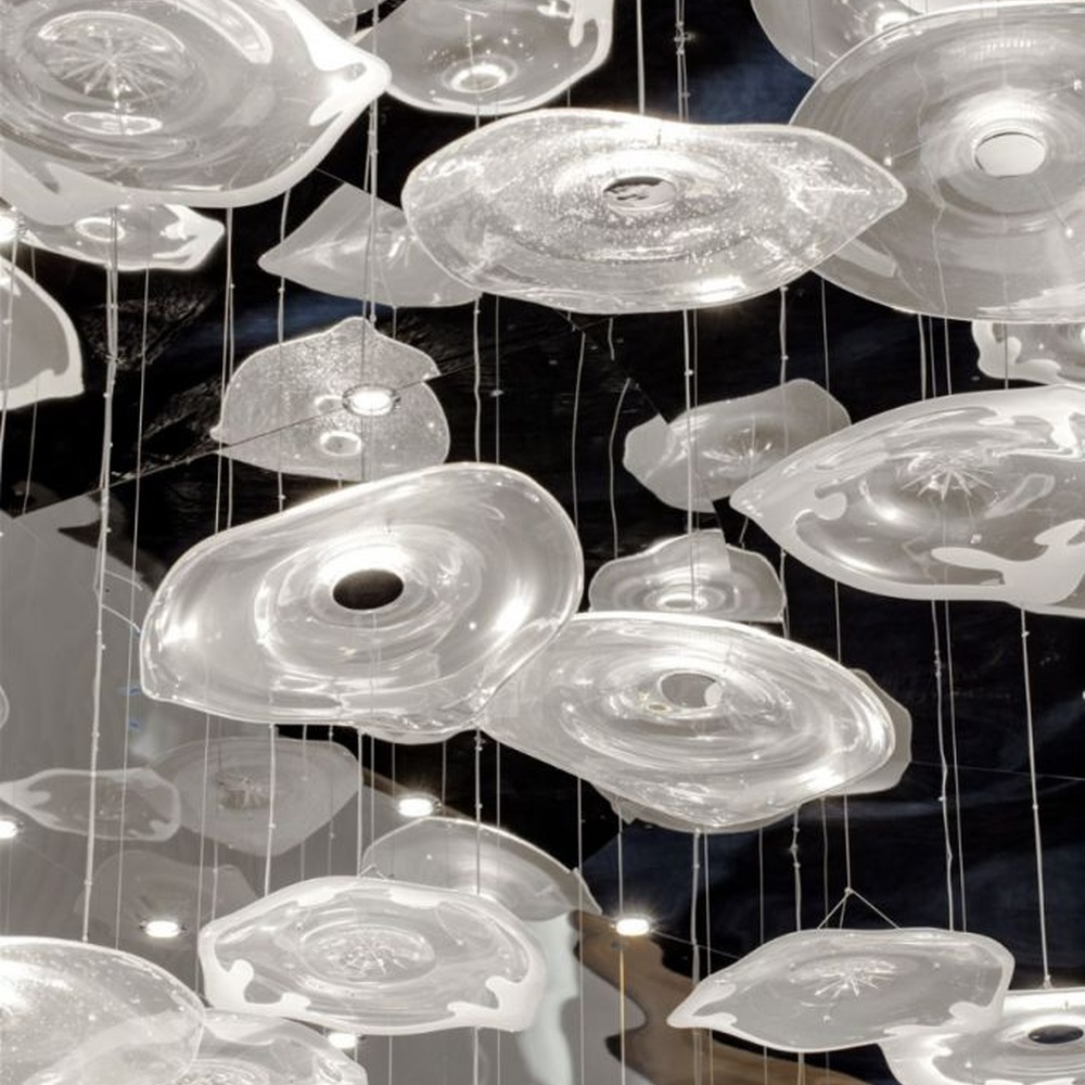 Modern Luxury Waterfall Crystal Chandelier, Composed of Numerous Transparent Crystal Strips Suspended in Layers, Serves Both Lighting and Decorative Purposes, Ideal for Hotel Corridors, Banquet Halls, Office Building Lobbies, High-End Clubs, etc.