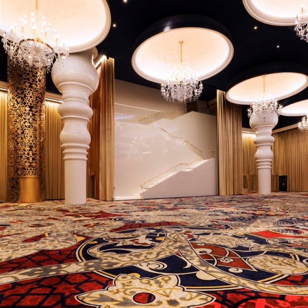 European Luxury Recessed Crystal Chandelier, Branch structure made of transparent K9 crystal embedded in a circular luminous ceiling, serves both lighting and decorative purposes, ideal for high-end banquet halls, luxury wedding venues, star hotel lobbies and other large public spaces.