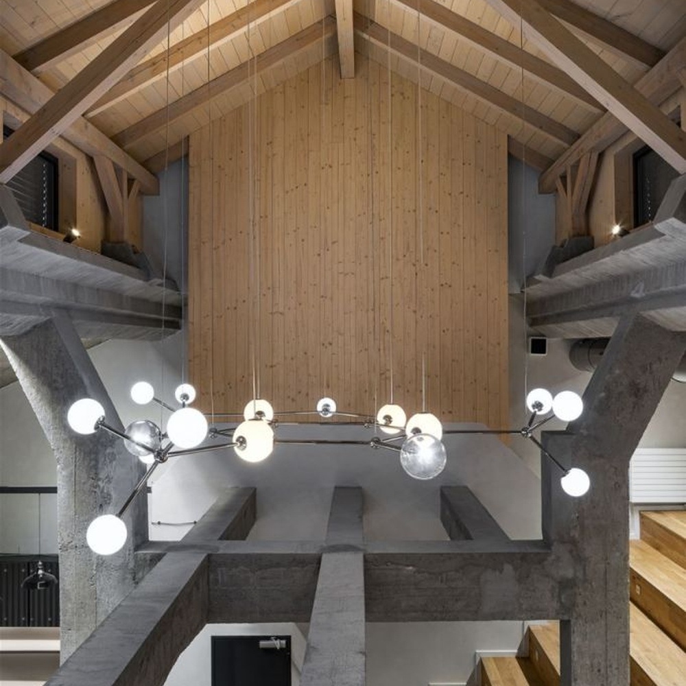 Modern Industrial Style Molecular Structure Chandelier, Chrome Metal Frame with Milk White Luminous Spherical Shades and Transparent Decorative Balls, Serves Both Lighting and Decorative Purposes, Ideal for LOFT High-Ceiling Spaces, Creative Offices, Industrial Style Restaurants, etc.