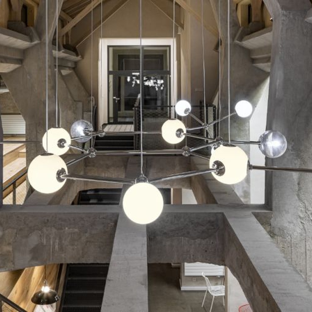 Modern Industrial Style Molecular Structure Chandelier, Chrome Metal Frame with Milk White Luminous Spherical Shades and Transparent Decorative Balls, Serves Both Lighting and Decorative Purposes, Ideal for LOFT High-Ceiling Spaces, Creative Offices, Industrial Style Restaurants, etc.